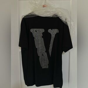 Volume friends shirt size M - fits like Large